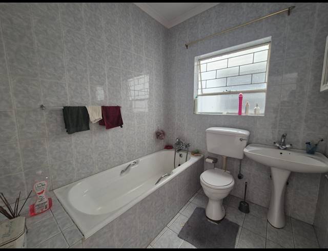 3 BEDROOM FLAT FOR SALE IN THREE RIVERS